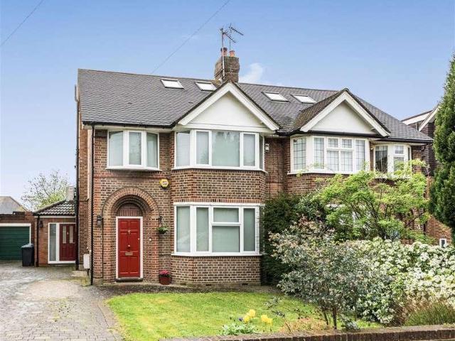 4 bed house for sale