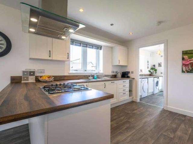 4 bed house for sale