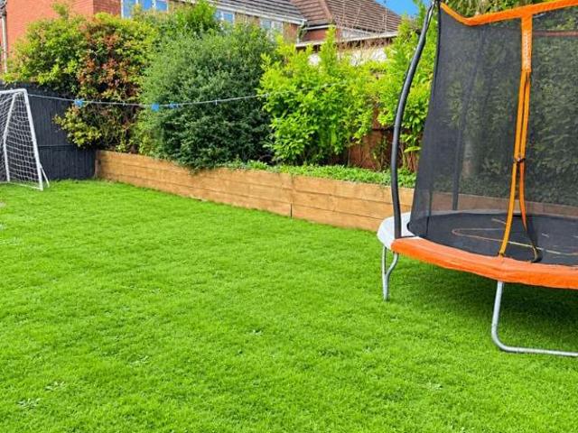 4 bed house for sale