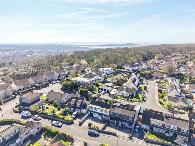4 bed house for sale