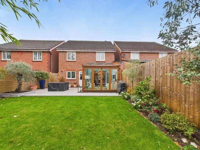 4 bed house for sale