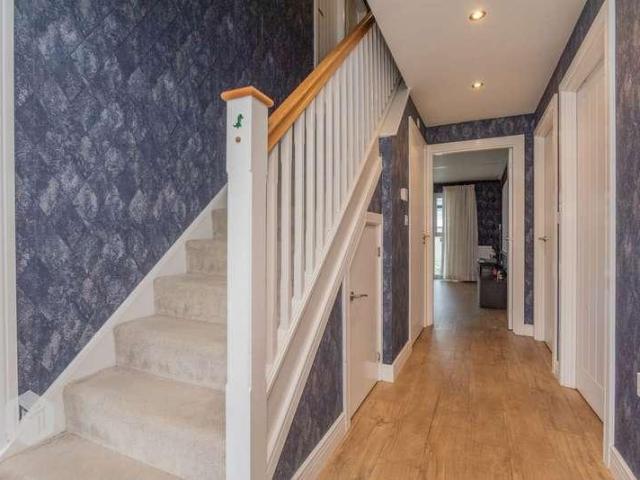 4 bed house for sale
