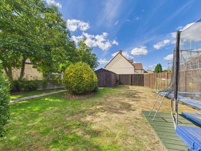 4 bed house for sale