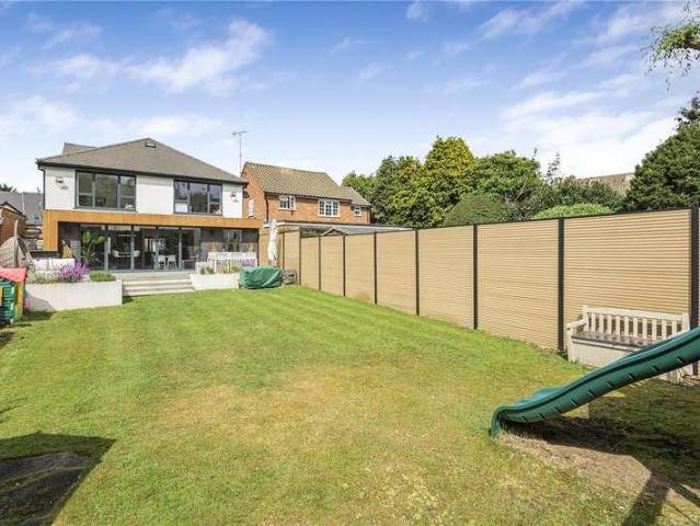 4 bed house for sale