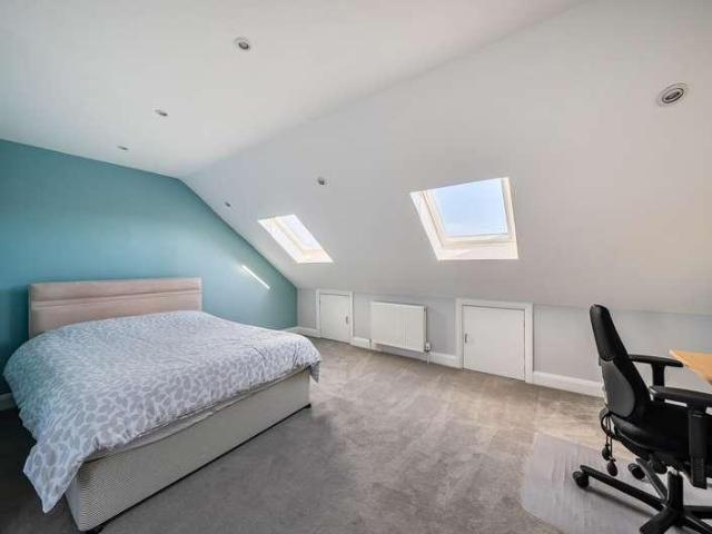 4 bed house for sale