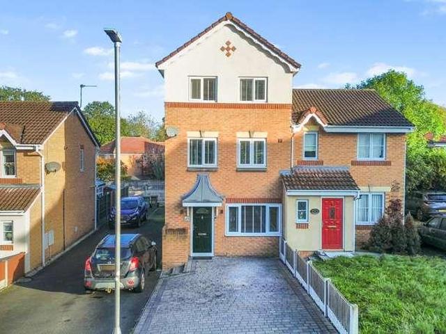 4 bed house for sale