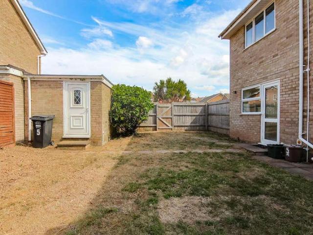 4 bed house for sale