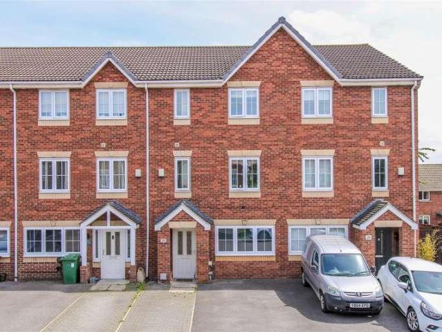 4 bed house for sale