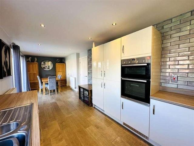 4 bed house for sale