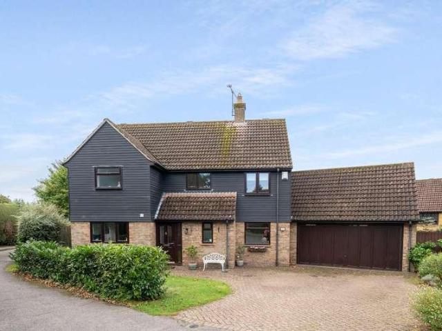 4 bed house for sale