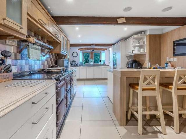 4 bed house for sale