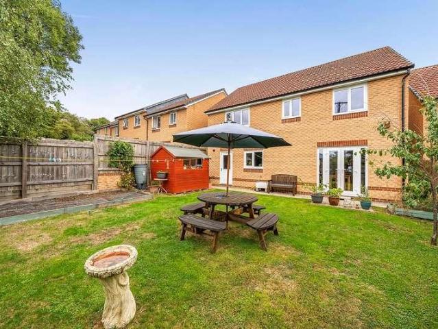 4 bed house for sale