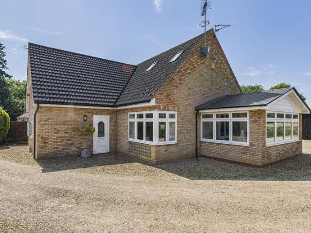 4 bed house for sale