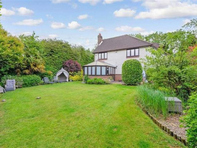 4 bed house for sale