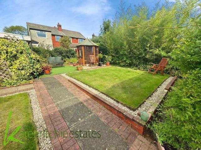 4 bed house for sale