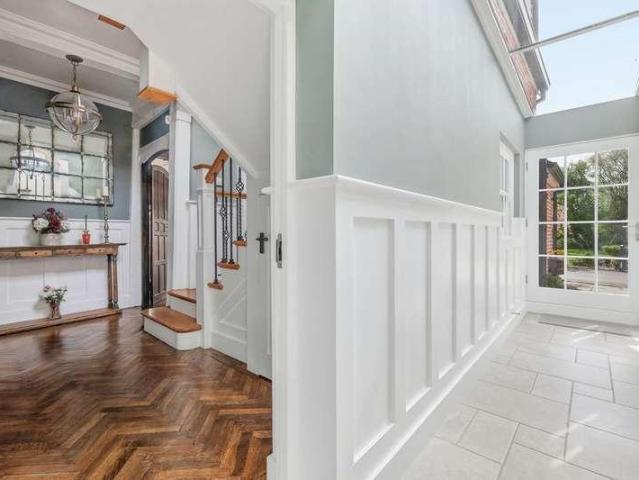4 bed house for sale