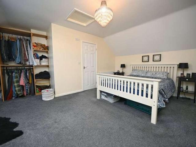 4 bed house for sale