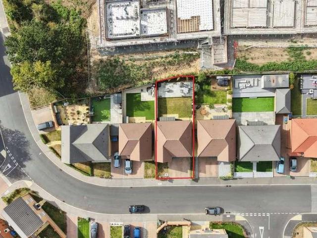 4 bed house for sale