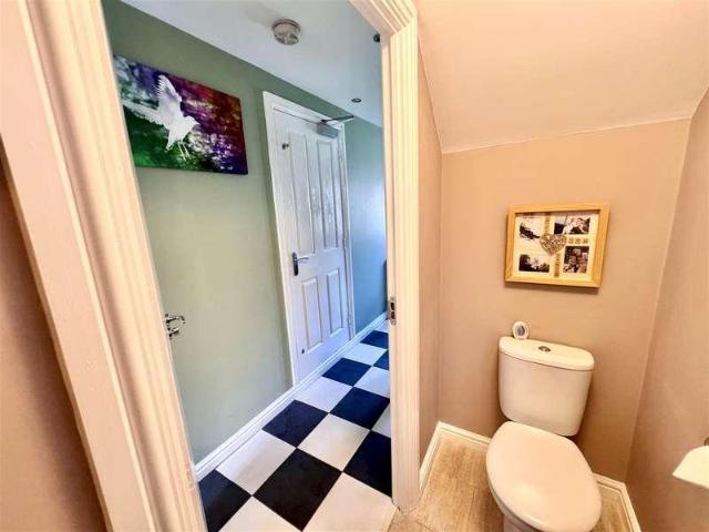 4 bed house for sale