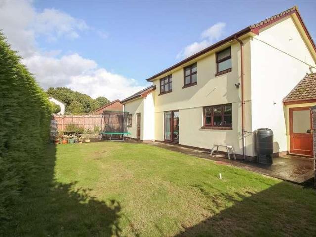 4 bed house for sale