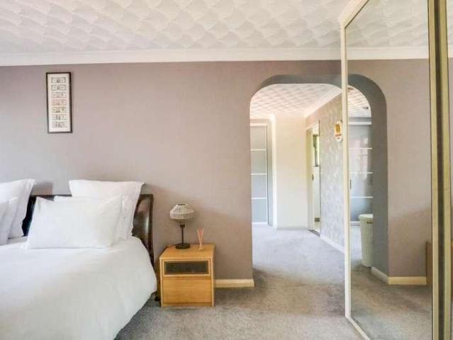 4 bed house for sale