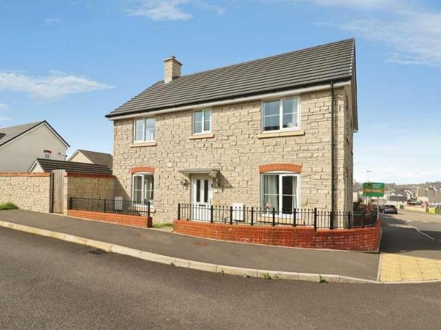 4 bed house for sale