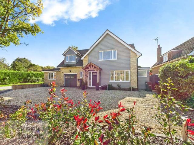 4 bed house for sale