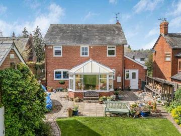4 bed house for sale