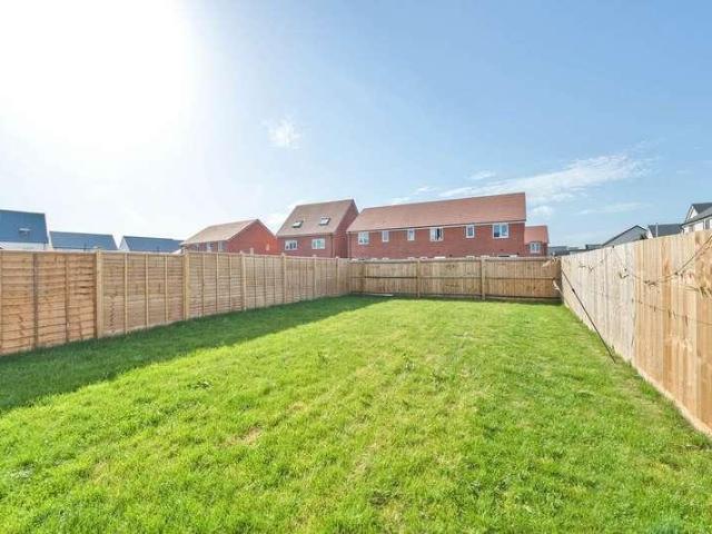 4 bed house for sale