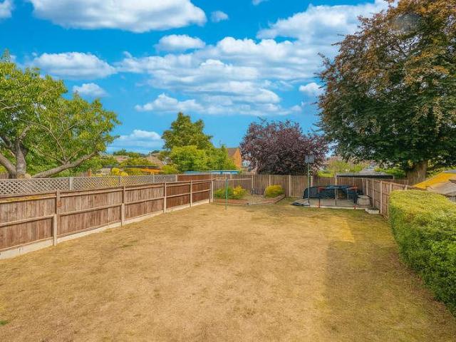4 bed house for sale