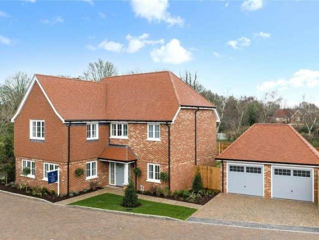 4 bed house for sale