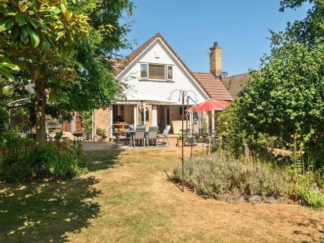 4 bed house for sale
