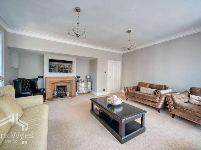 4 bed house for sale