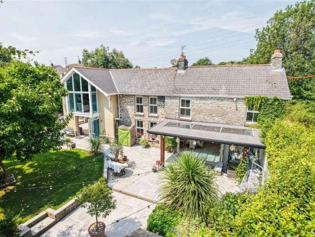 4 bed house for sale