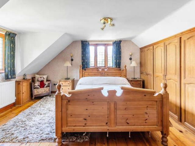 4 bed house for sale