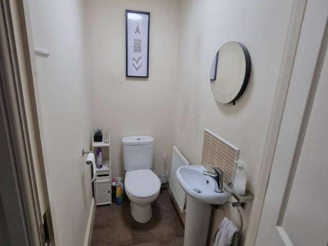 4 bed house for sale