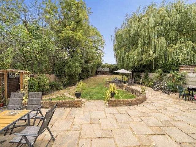4 bed house for sale