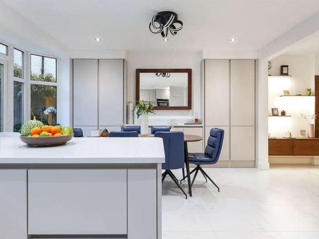 4 bed house for sale