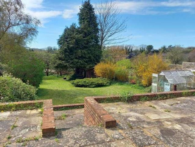 4 bed house for sale