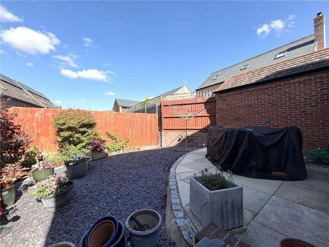 4 bed house for sale