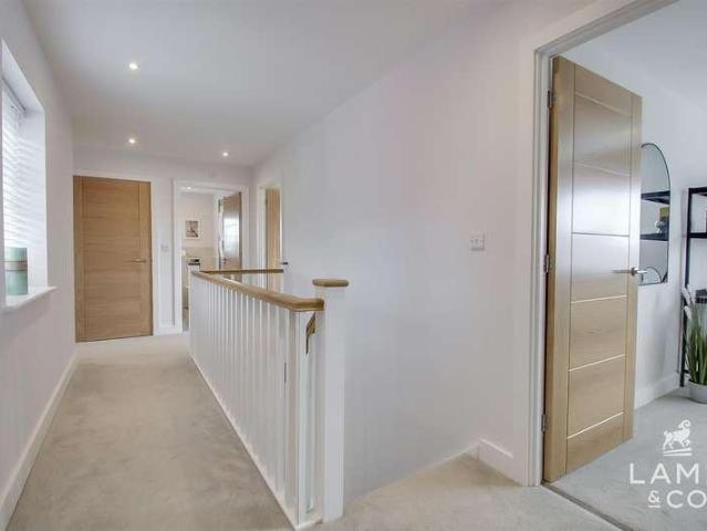 4 bed house for sale