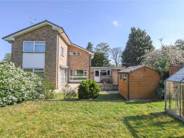 4 bed house for sale