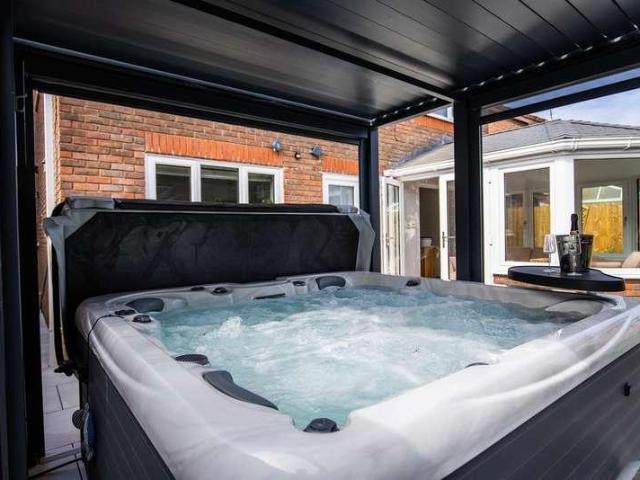 4 bed house for sale