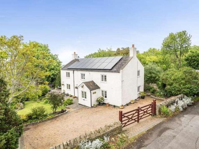 4 bed house for sale