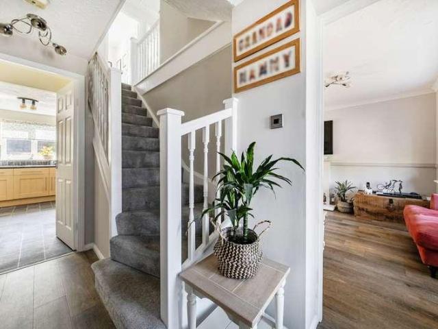 4 bed house for sale