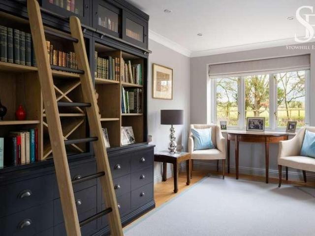 4 bed house for sale