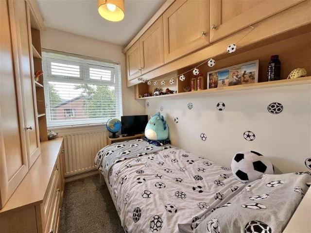 4 bed house for sale