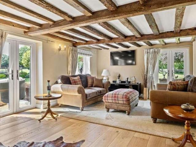 4 bed house for sale