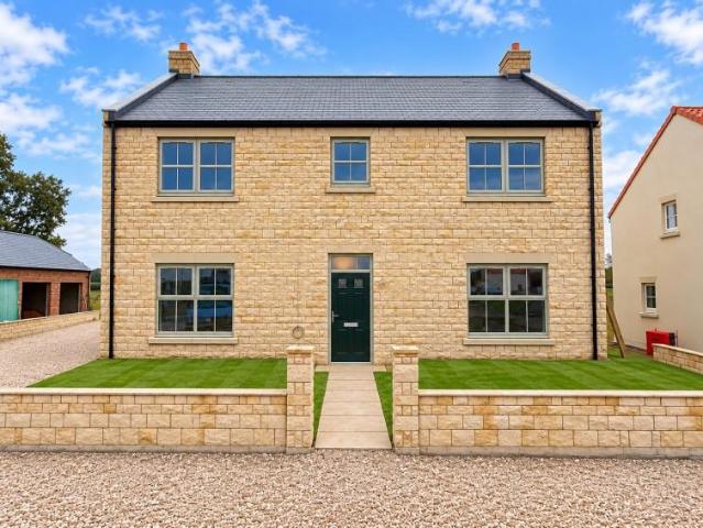 4 bed house for sale