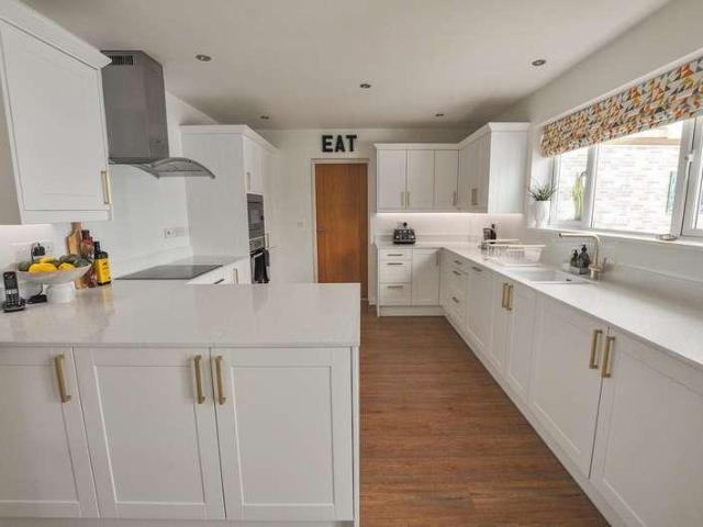 4 bed house for sale